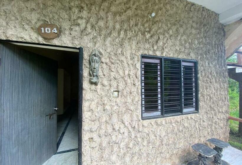 חדר משפחתי דלוקס, Sal Tree Resort By Vihasta, Kanha