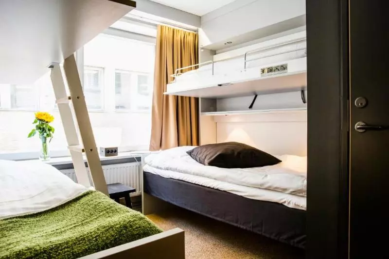 Standard Neljän Hengen Huone, Comfort Hotel City