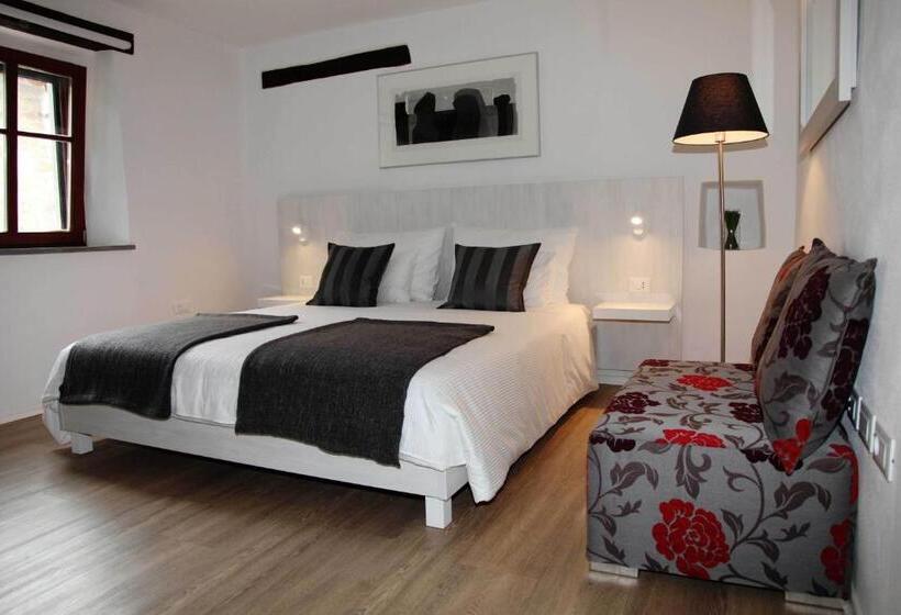 اتاق راحتی, Garni Hotel Dvor