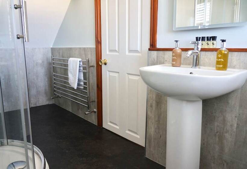 4인용 수피리어 룸, Castle Inn