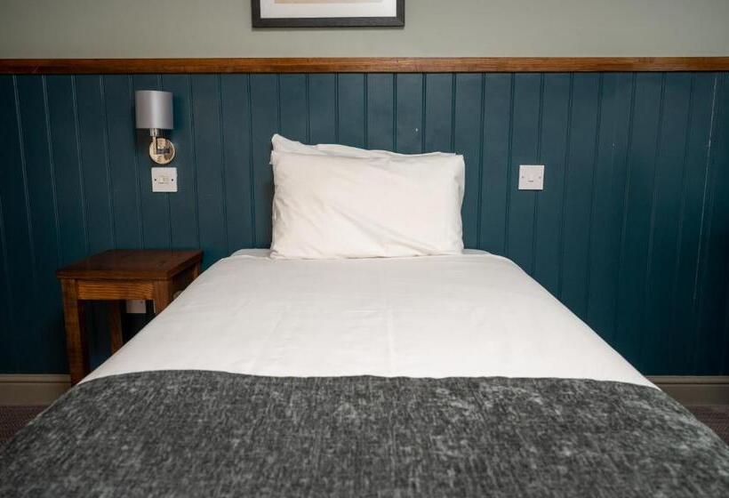 Camera Standard Individuale, Cocked Hat By Greene King Inns