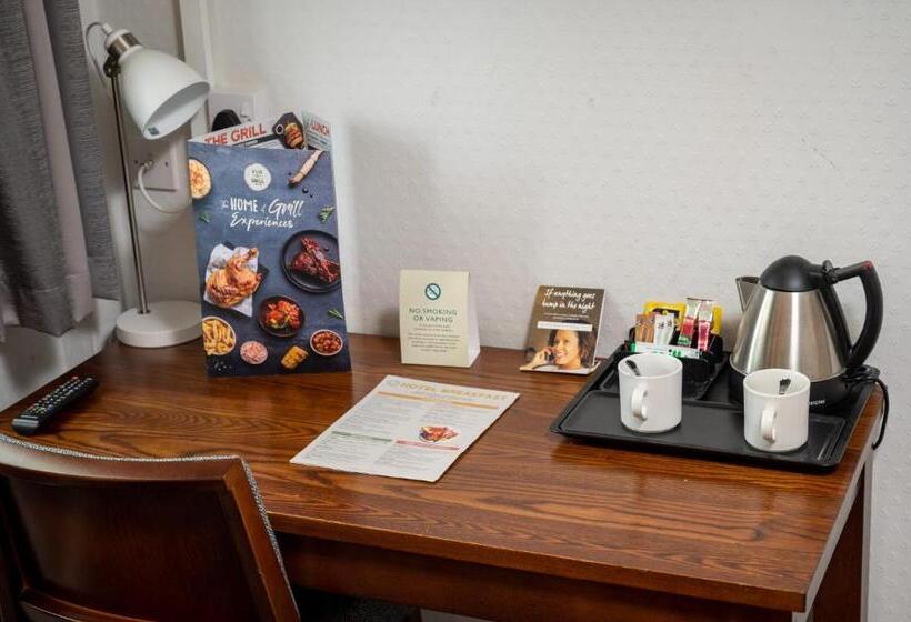 Camera Standard, Cocked Hat By Greene King Inns