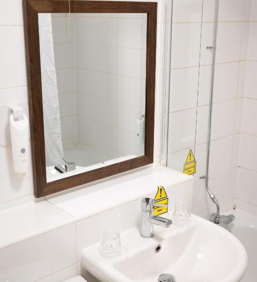 Camera Standard, Cocked Hat By Greene King Inns