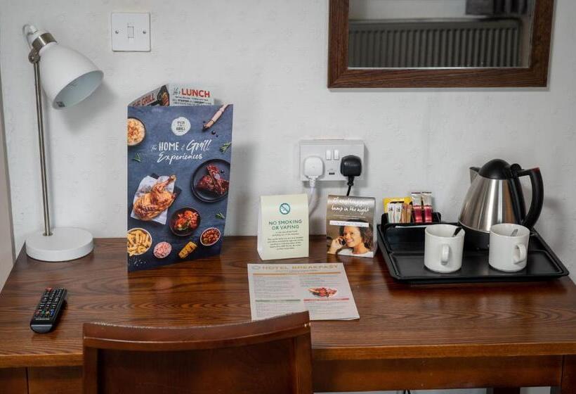 Camera Familiare, Cocked Hat By Greene King Inns