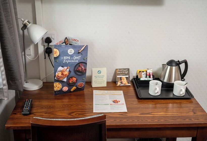 Camera Standard, Cocked Hat By Greene King Inns