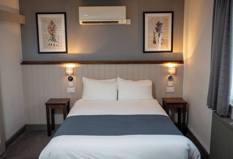 Camera Familiare, Cocked Hat By Greene King Inns