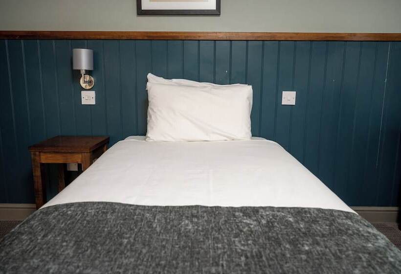 Camera Standard Individuale, Cocked Hat By Greene King Inns