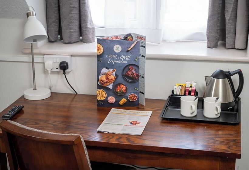 Camera Familiare, Cocked Hat By Greene King Inns