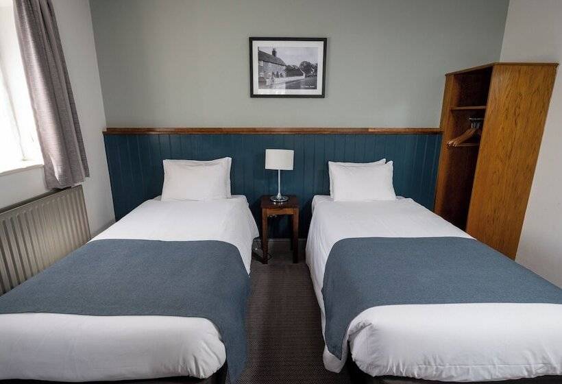 Camera Familiare, Cocked Hat By Greene King Inns