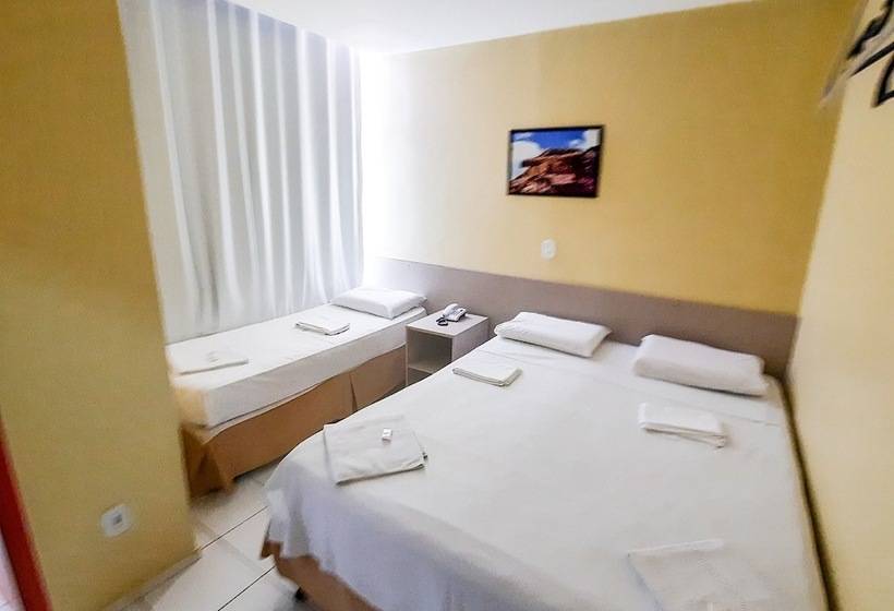 スタンダードトリプルルーム, Hub