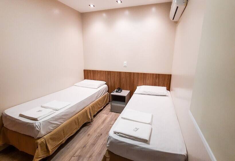 デラックスルーム, Hub