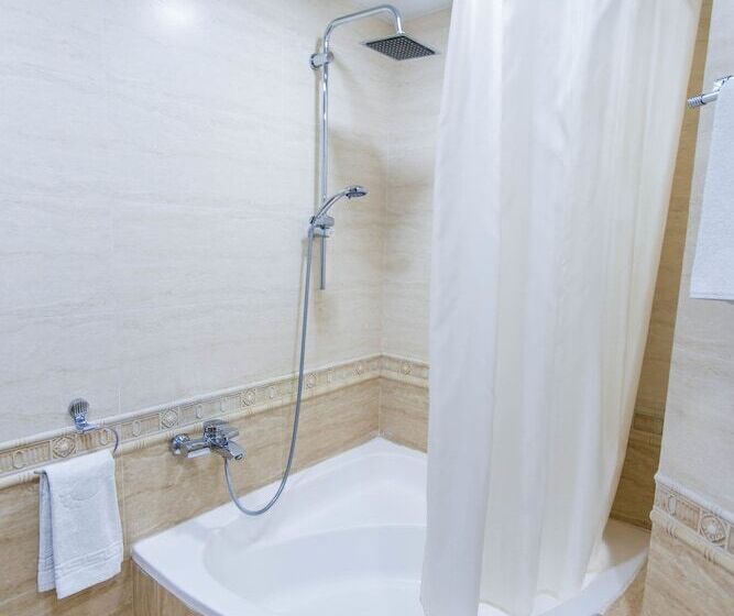 חדר סטנדרט לשלושה, Kukaldosh Boutique