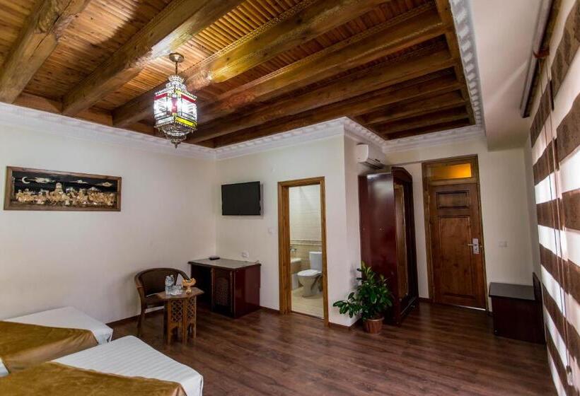 חדר סטנדרט לשלושה, Kukaldosh Boutique