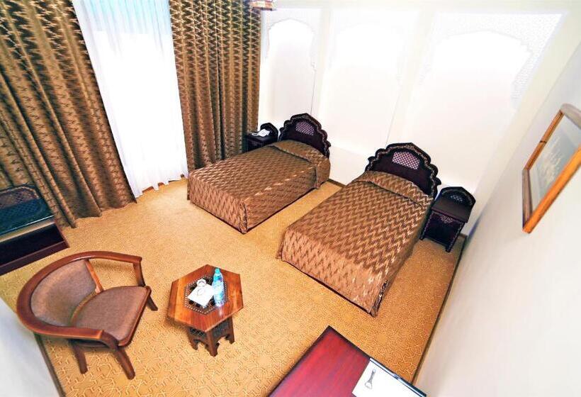 חדר סופריור, Kukaldosh Boutique