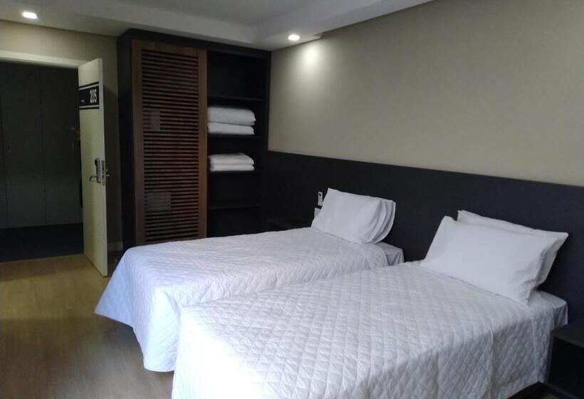 Номер Deluxe, M Tower