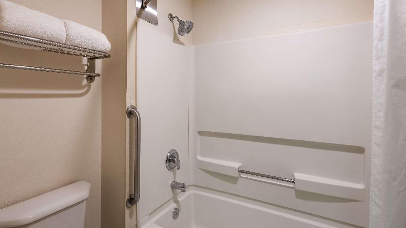 Deluxe Room, Momentus Hotel Alexandra