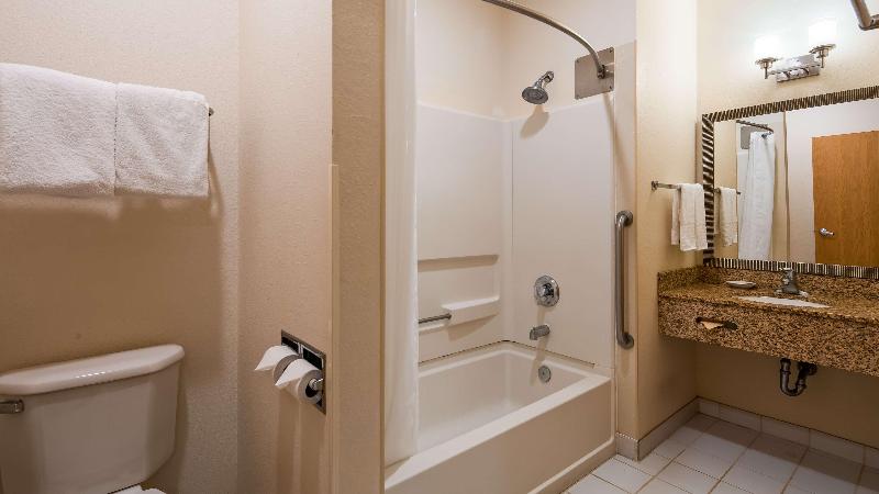 Deluxe Room, Momentus Hotel Alexandra