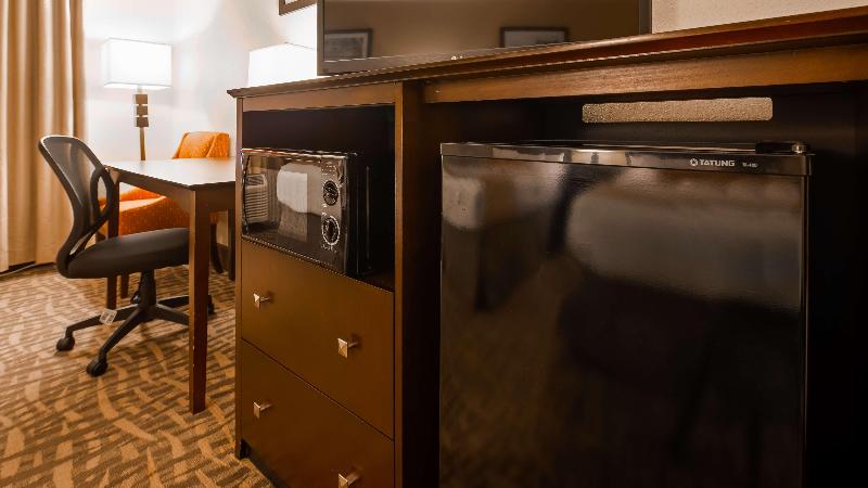 Deluxe Room, Momentus Hotel Alexandra