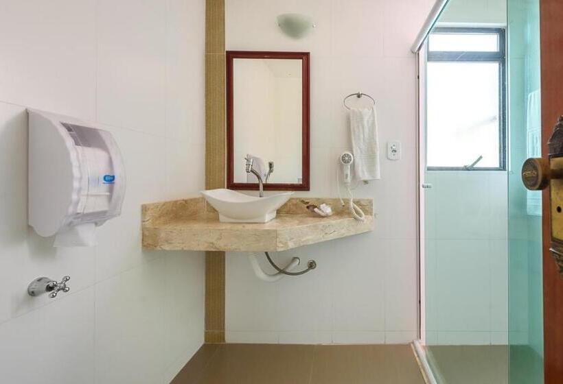 标准单人间, Plaza Suite