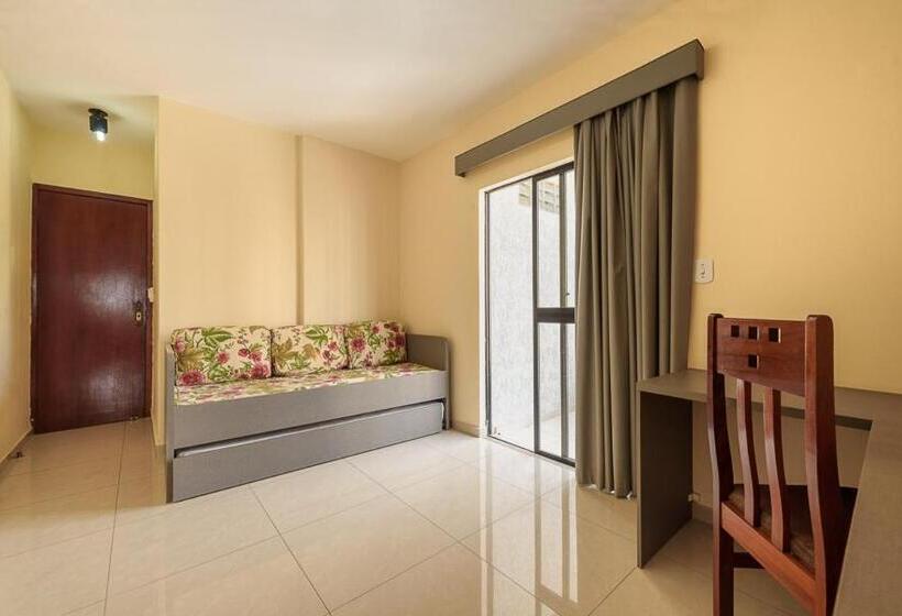 标准间, Plaza Suite