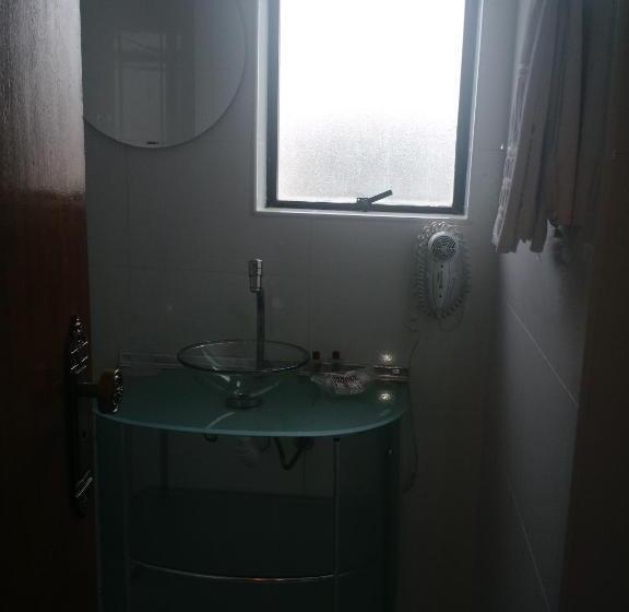 标准间, Plaza Suite