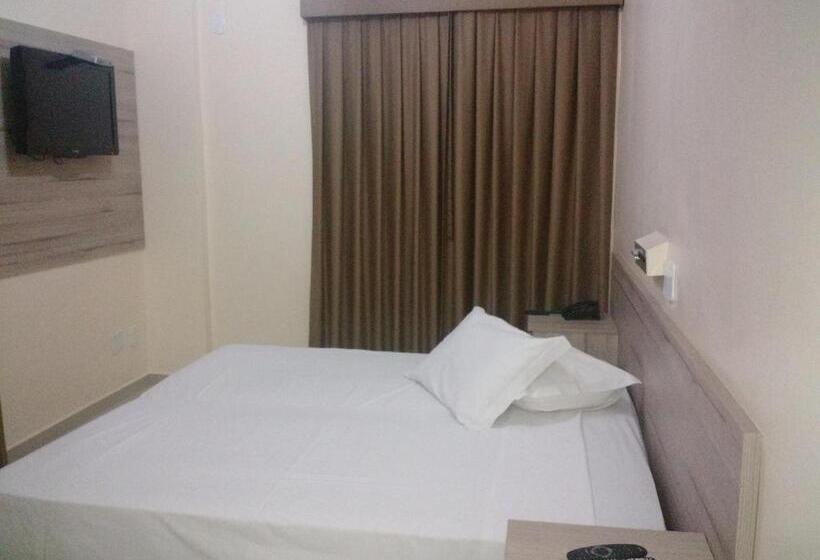 四人标准间, Plaza Suite