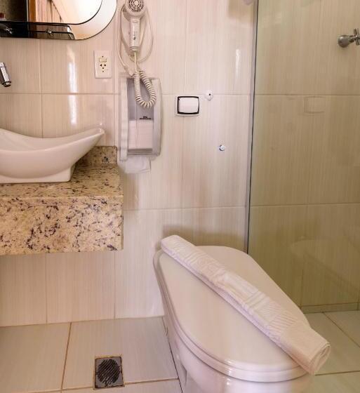 四人标准间, Plaza Suite