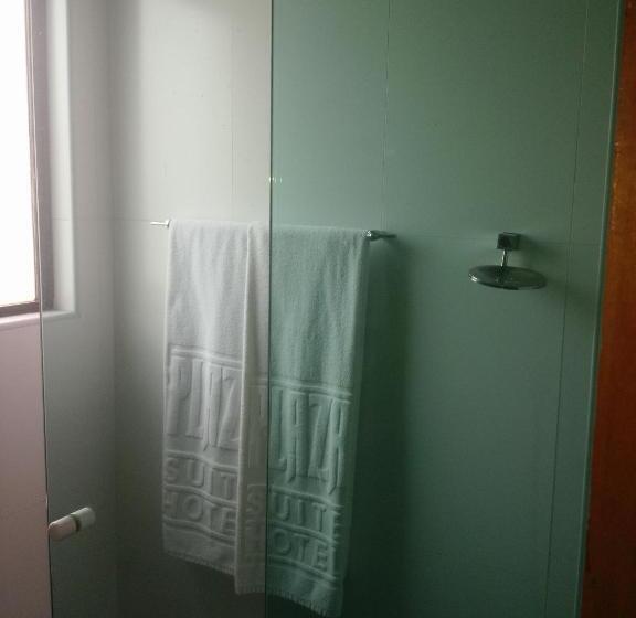 标准单人间, Plaza Suite