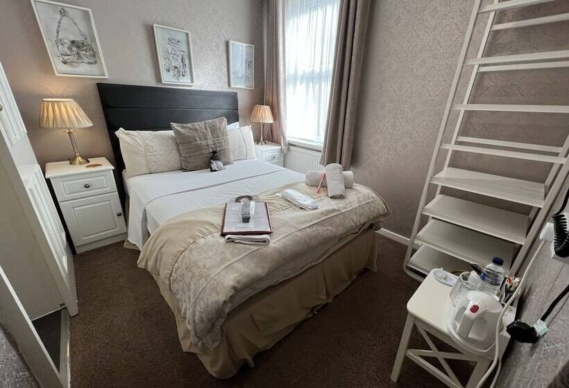 חדר סטנדרט, Raffles