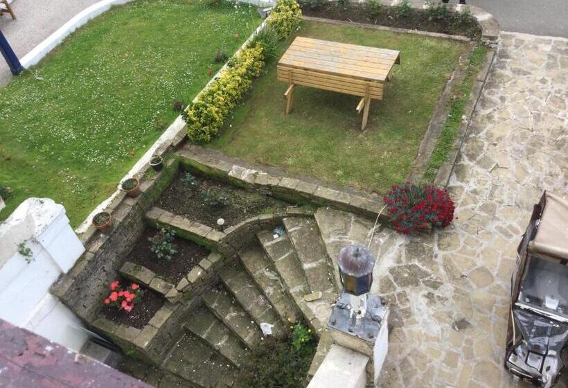 Номер Стандарт Вид на Море, The Trevone, Llandudno