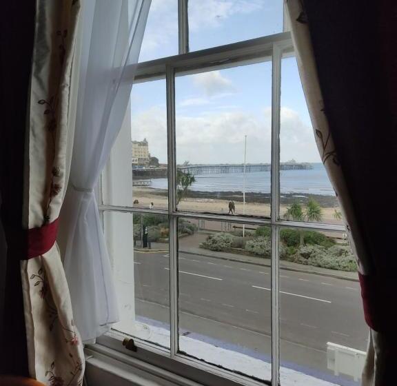 Номер Стандарт Вид на Море, The Trevone, Llandudno
