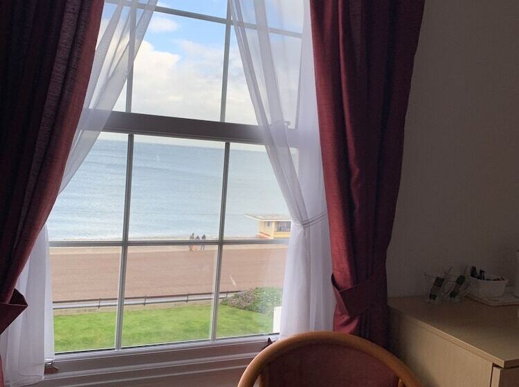 Номер Стандарт Вид на Море, The Trevone, Llandudno