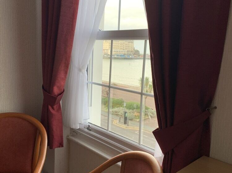 Номер Стандарт Вид на Море, The Trevone, Llandudno