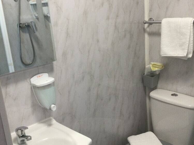 Четырехместный номер Премиум, The Trevone, Llandudno