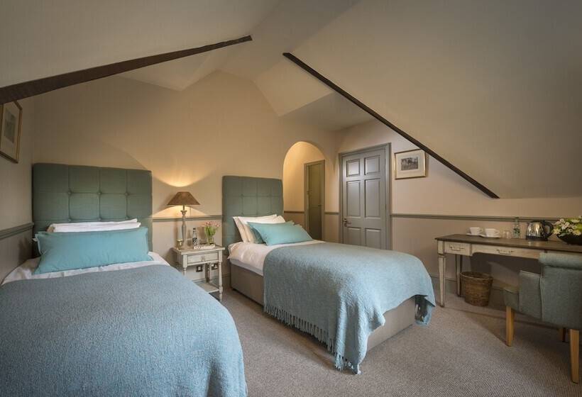 스탠다드 룸, The Winning Post