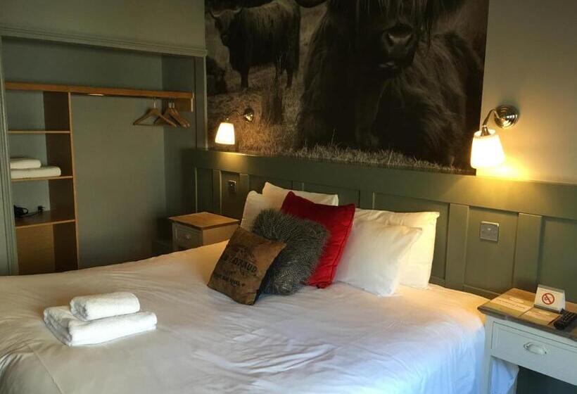 Номер Стандарт, Worplesdon Place