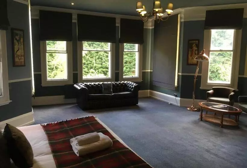 スイート, Worplesdon Place