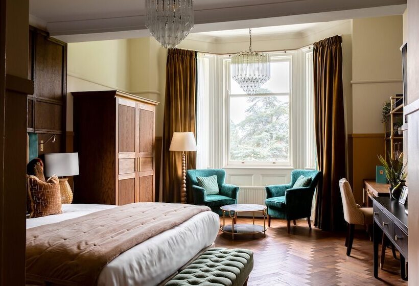 חדר סופריור, Worplesdon Place