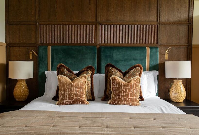 חדר סופריור, Worplesdon Place