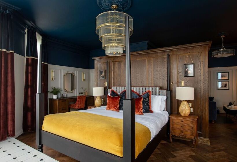 标准间, Worplesdon Place