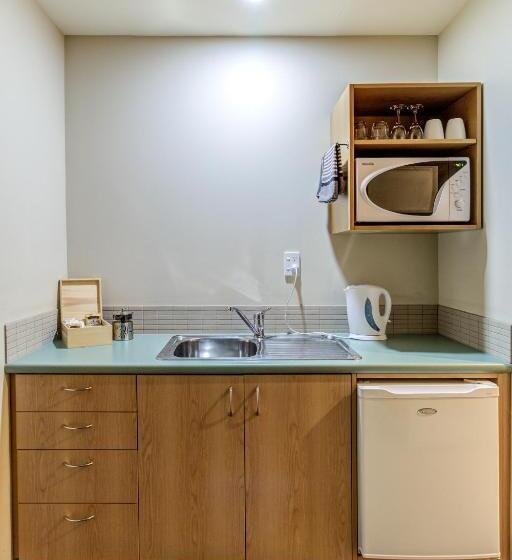 이그제큐티브 스튜디오, Hanmer Springs Retreat