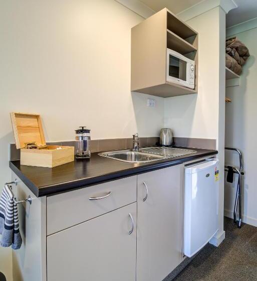Студия Премиум, Hanmer Springs Retreat
