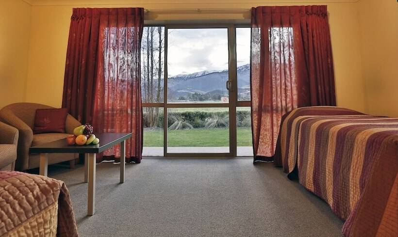 이그제큐티브 스튜디오, Hanmer Springs Retreat