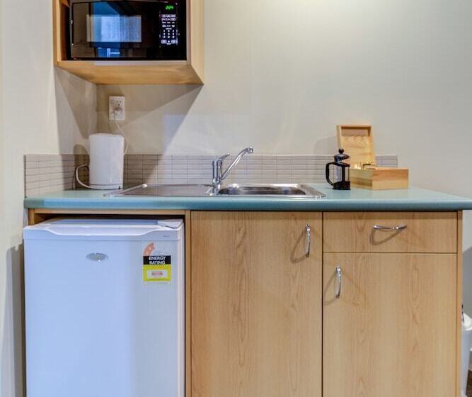 스탠다드 스튜디오, Hanmer Springs Retreat