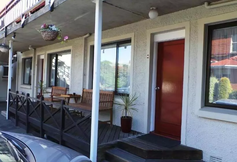 スタンダードスタジオ, Owens Motel