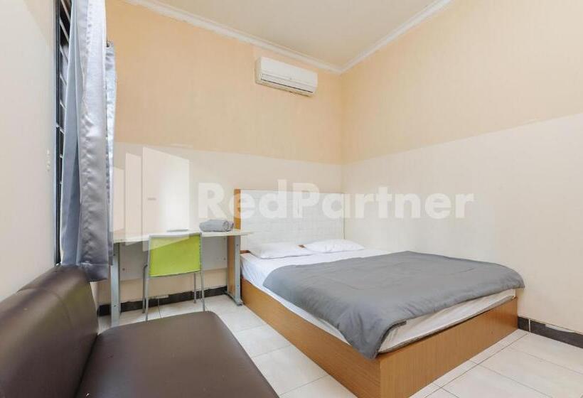 スタンダードルーム, Karawaci Taman Permata Tiga Mitra Reddoorz