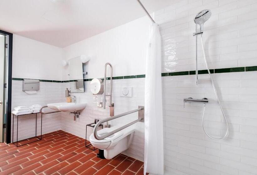 חדר סטנדרט, מיטת קינג, מותאם לאדם עם מוגבלויות, Thaya Vinařství