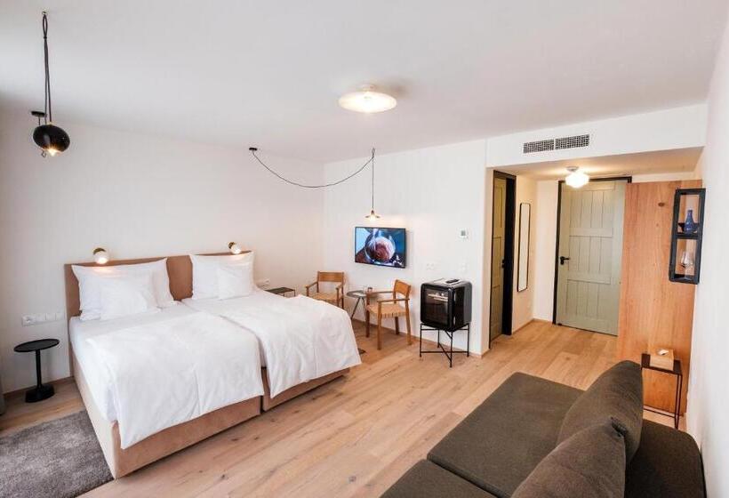 חדר סופריור, Thaya Vinařství