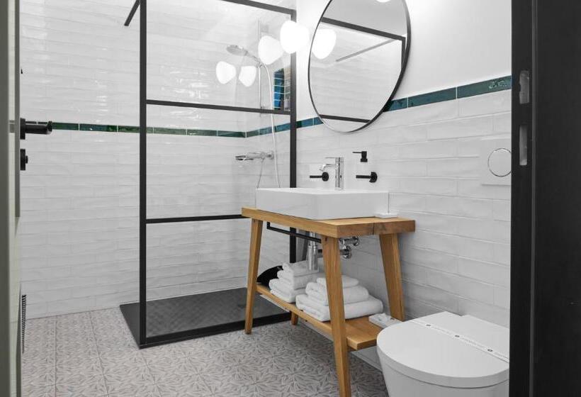 חדר סופריור, Thaya Vinařství