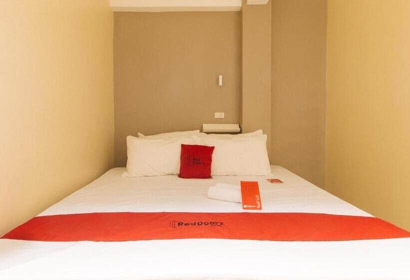 Номер Deluxe, Reddoorz At Laiya Vivo Hotel Batangas